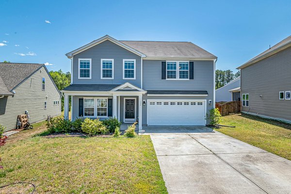 Lampadaires stylés pour le salon : embellissez votre intérieur